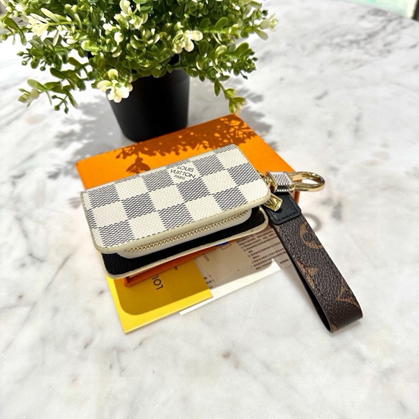 ブランドキーホルダー角部分ディテール